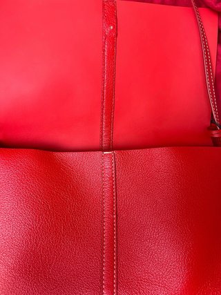 Bolso Carolina Herrera Rojo con Candado Dorado