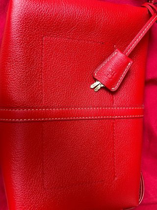 Bolso Carolina Herrera Rojo con Candado Dorado
