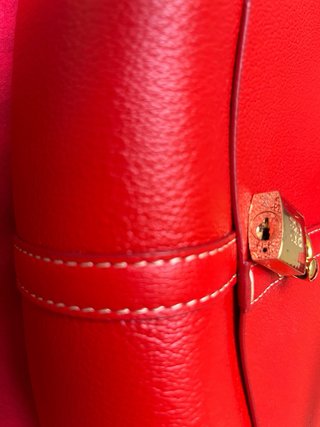 Bolso Carolina Herrera Rojo con Candado Dorado