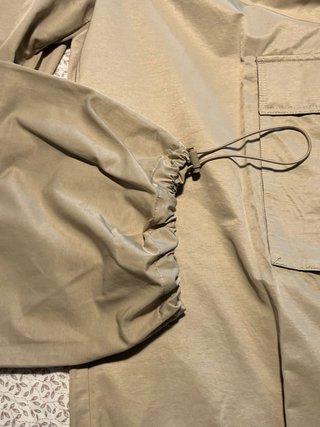 Pantalón cargo beige Talla 42