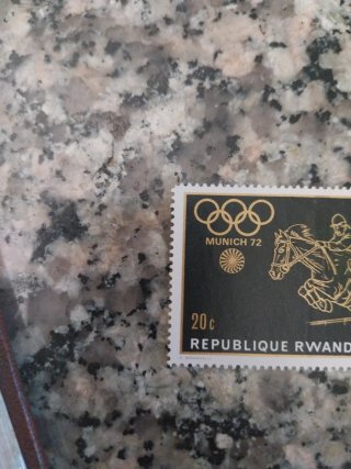Francobollo Rwanda Monaco 72 Equitazione