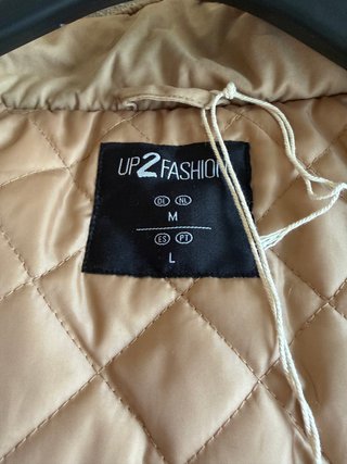 Parka con capucha de pelo