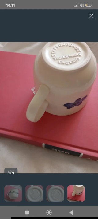 Taza de cerámica inglesa con sello en base