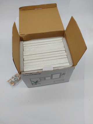 SONGMICS RPF112W Marco para 12 Fotos, Cada una de 10 x 15 cm, con un Marco Individual, Material de MDF, Color Blanco con Grano d