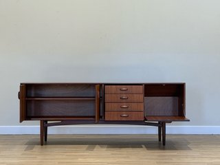 Aparador GPlan Brasilia Teak