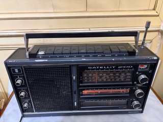 Radio Grundig Satellit 2100