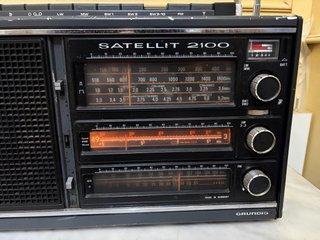 Radio Grundig Satellit 2100