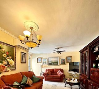 Piso en venta en La Carihuela en Torremolinos