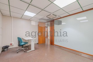 Local comercial en venta en Eixample Sud – Migdia en Girona