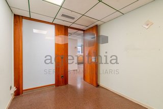 Local comercial en venta en Eixample Sud – Migdia en Girona