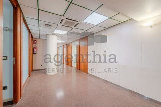 Local comercial en venta en Eixample Sud – Migdia en Girona