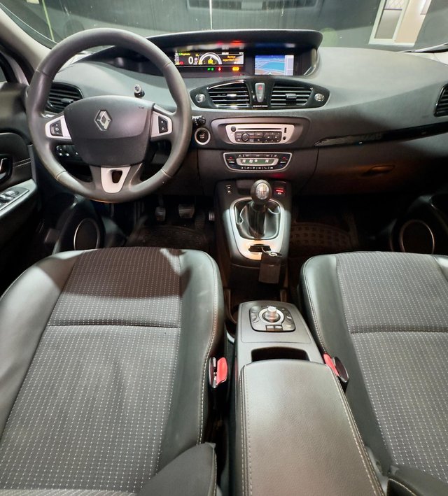 RENAULT Scénic Dynamique dCi 110 eco2
