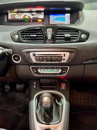 RENAULT Scénic Dynamique dCi 110 eco2