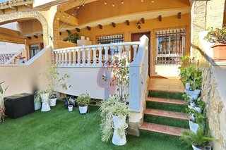 Casa adosada en venta en Urbanizaciones en Guardamar del Segura
