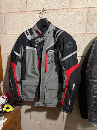 Chaqueta Moto Spike Touring Gris/Negro/Rojo