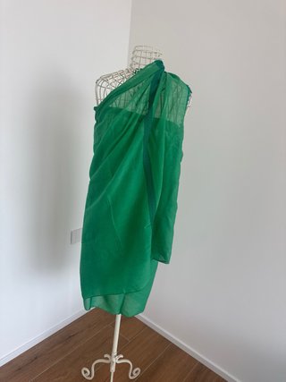 Pareo verde con detalles