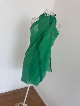 Pareo verde con detalles
