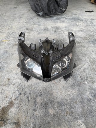 Faro delantero moto