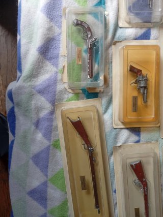 Réplicas de armas de fuego en miniatura