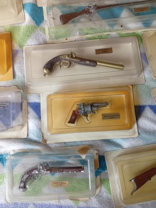 Réplicas de armas de fuego en miniatura