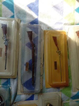 Réplicas de armas de fuego en miniatura