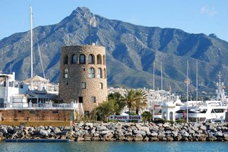 Local comercial en venta en San Pedro de Alcántara pueblo en Marbella