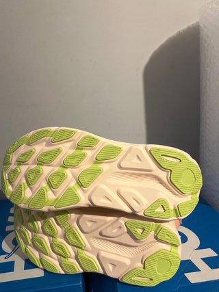 Hoka Clifton 9 Ancho Talla 38 Beige/Verde