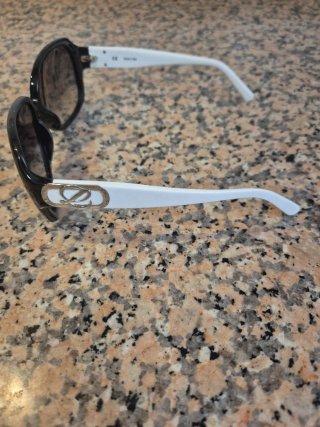 Gafas de sol LOEWE mujer negras y blancas