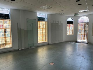 Local comercial en alquiler en Grove (O)