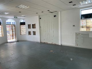Local comercial en alquiler en Grove (O)