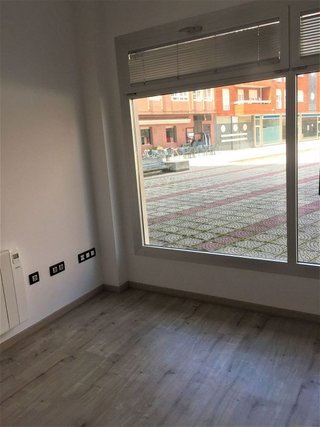 Local comercial en venta en La Chantría - La Lastra en León
