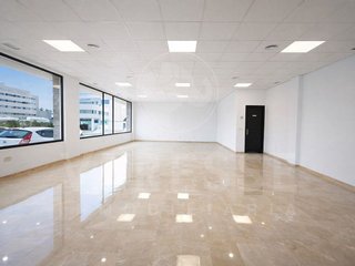 Local comercial en venta en Gines