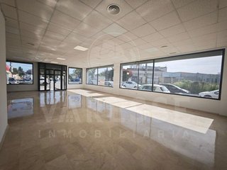 Local comercial en venta en Gines