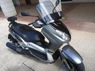Yamaha XMAX 250CC- 42.000 km