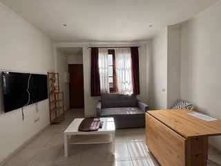 Piso en venta en La Goleta - San Felipe Neri en Málaga