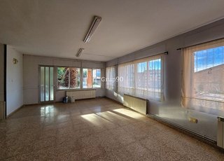Edificio en venta en Alcarràs