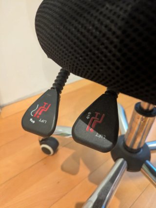 Silla de oficina ergonómica negra