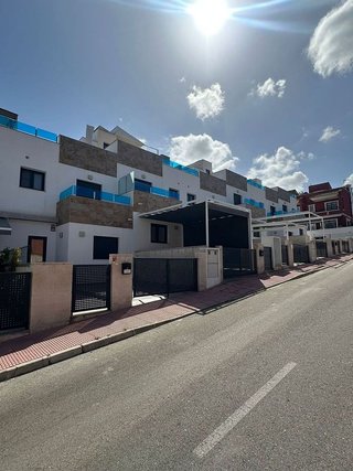 Casa adosada en venta en Bigastro