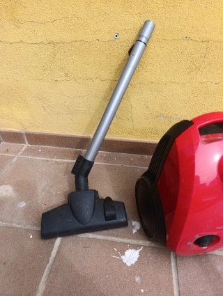 Aspiradora Bosch Roja