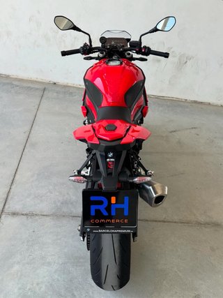 BMW S1000R Naked Roja y Negra