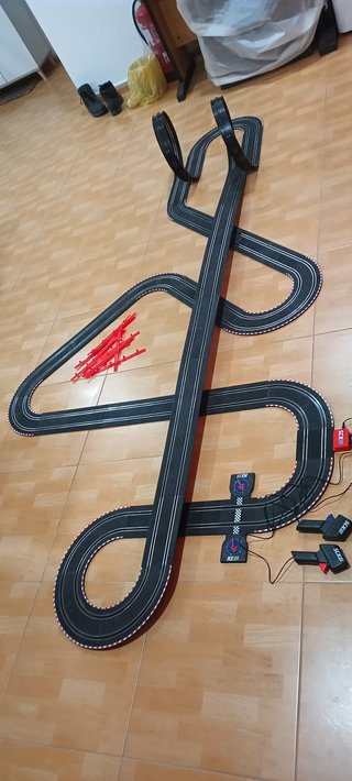 Scalextric compact circuito de 10,92 metros. Calcu