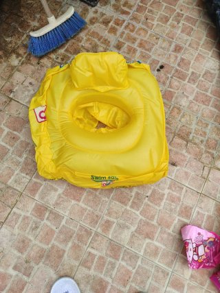 Flotador pañal bebé amarillo Swim safe