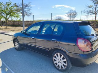 Nissan Almera 2004