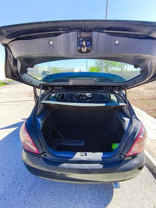 Nissan Almera 2004