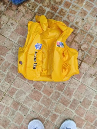 Chaleco flotador piscina Step 2