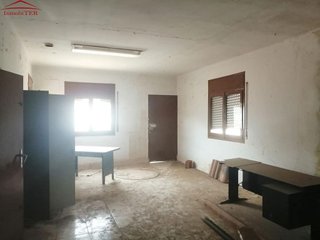 Nave industrial en venta en Pedanías en Teruel