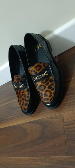 Zapatos ZARA piel leopardo y negro
