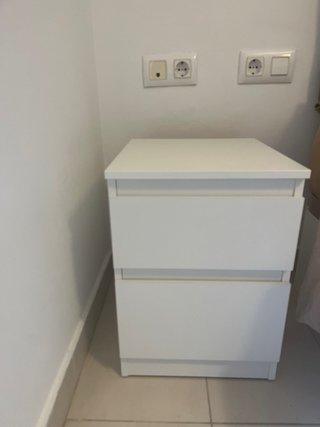 Dos mesitas de noche Ikea blancas