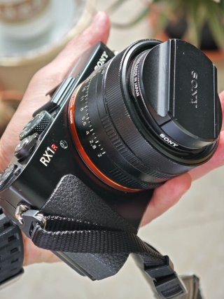 Cámara Sony RX1R Full Frame Zeiss 35mm