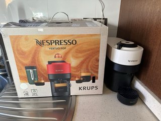 Cafetera Nespresso Vertuo Pop Blanca